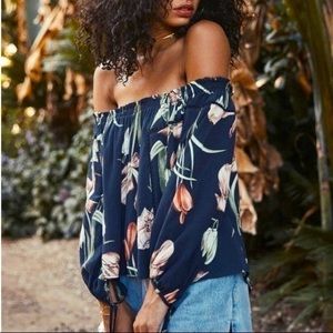 ASTR the‎ Label Chavelle Off the Shoulder Blouse in Black Multi Floral